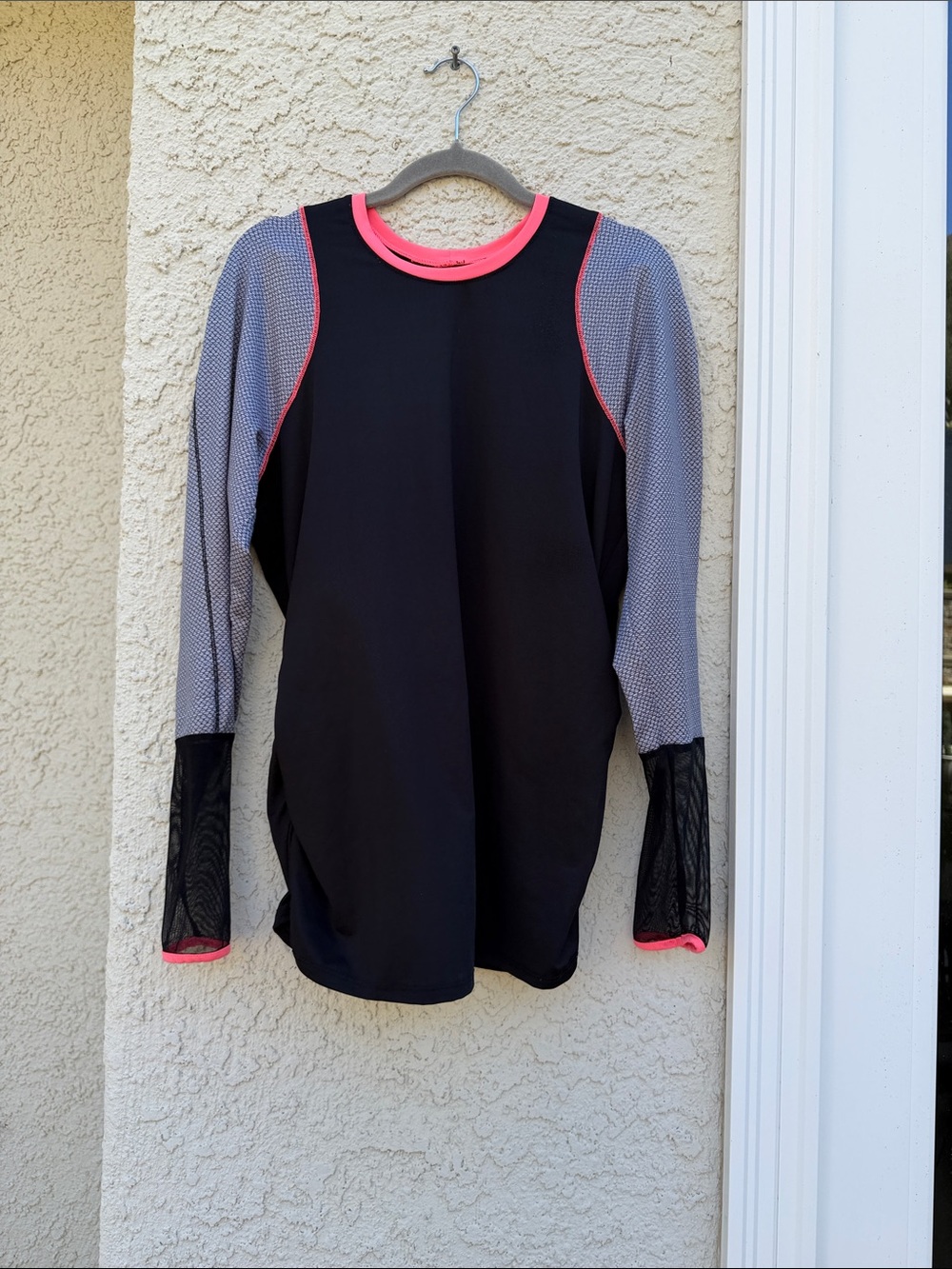 Lucky In Love Womens Black Pink Neon Geo Sleeve UPF Tennis Top Size XL (16)